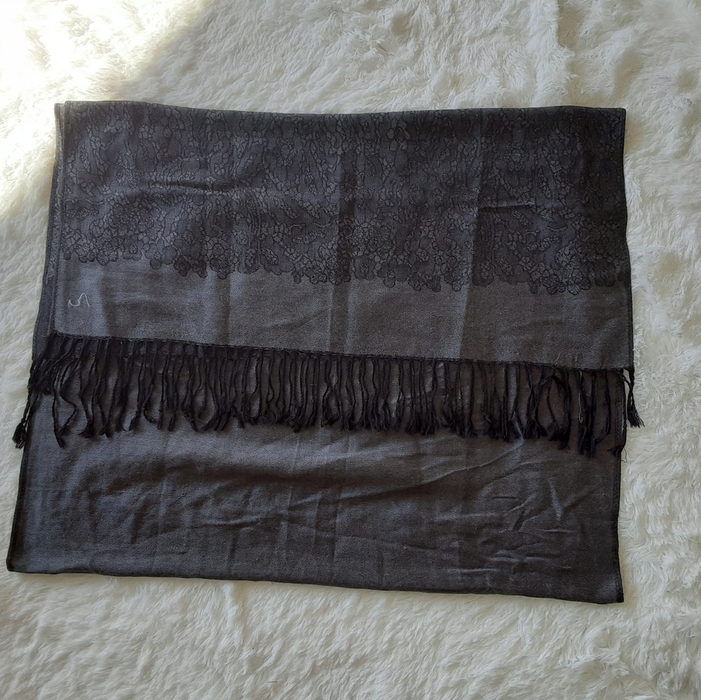 Reversible Lace Printed scarf